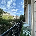 Charme et Volupté à République