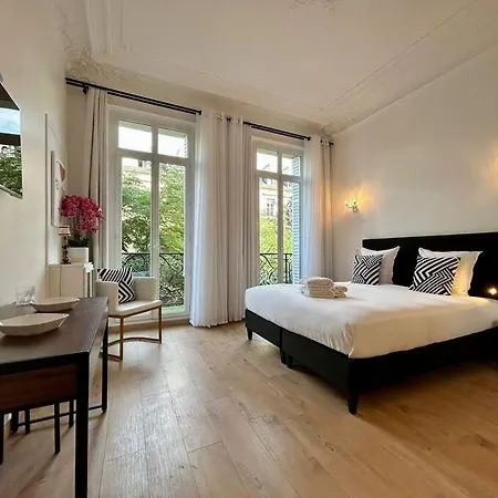 Charme Et Volupté à République * Parigi