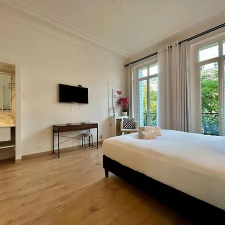 Charme Et Volupte A Republique Apartment