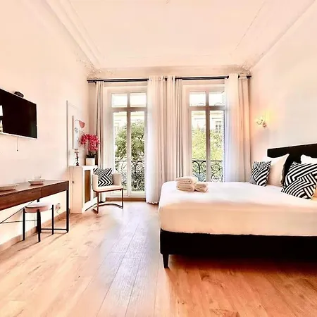 Charme Et Volupte A Republique Apartment *